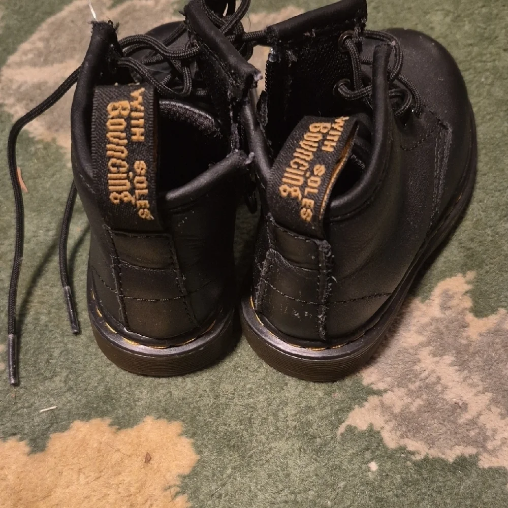 Dr. Martens classic black